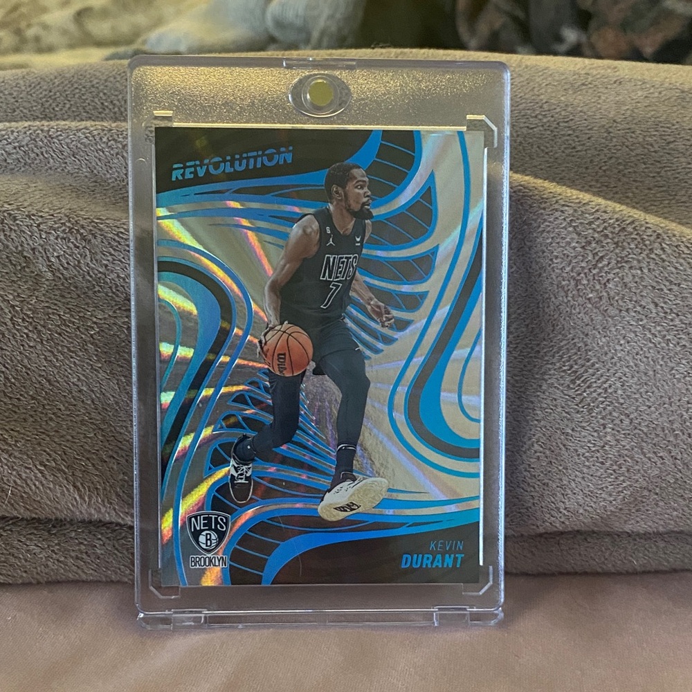 2022 Panini Revolution Basketball Kevin Durant Sunburst /75!!